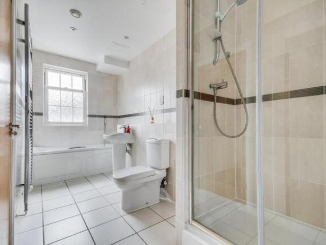 Apartment for sale in The Galleries, Navestock Side