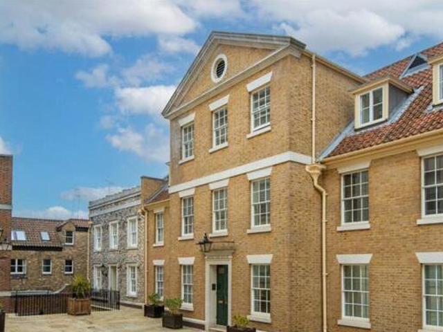 House for sale in Deepcut, Surrey