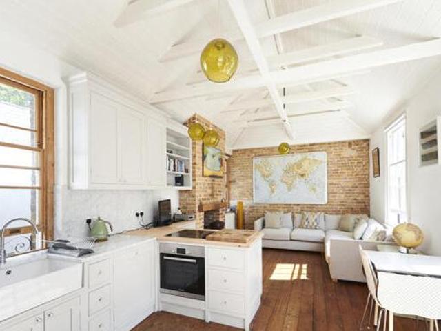 House for sale in Deepcut, Surrey