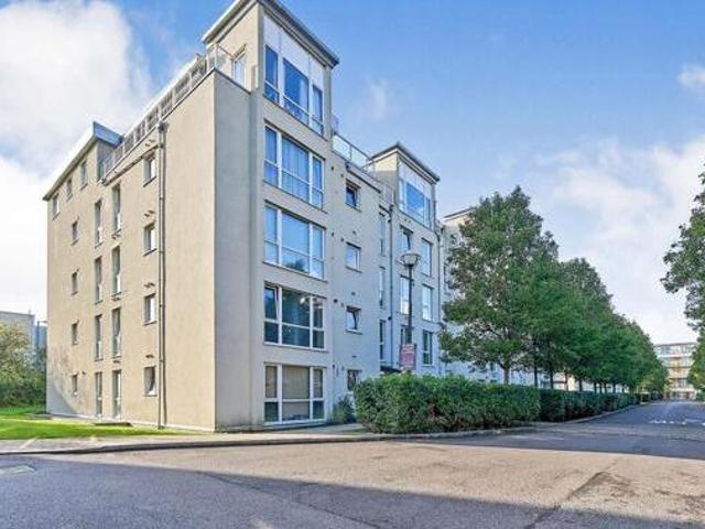 House for sale in Deepcut, Surrey