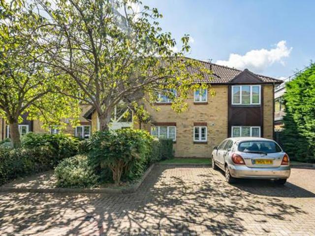 House for sale in Moneyhill, Batchworth