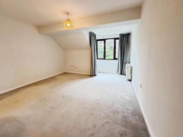 Apartment for sale in Holywell Estate, North Watford