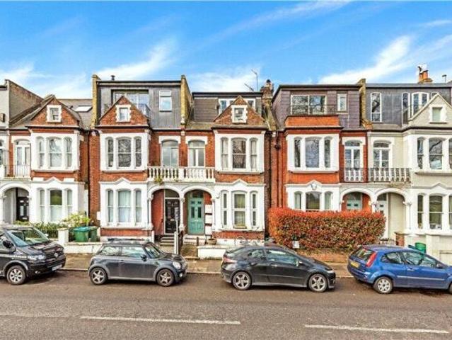 Apartment for sale in Barnes, Greater London