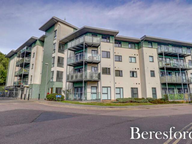 Apartment for sale in Navestock Side