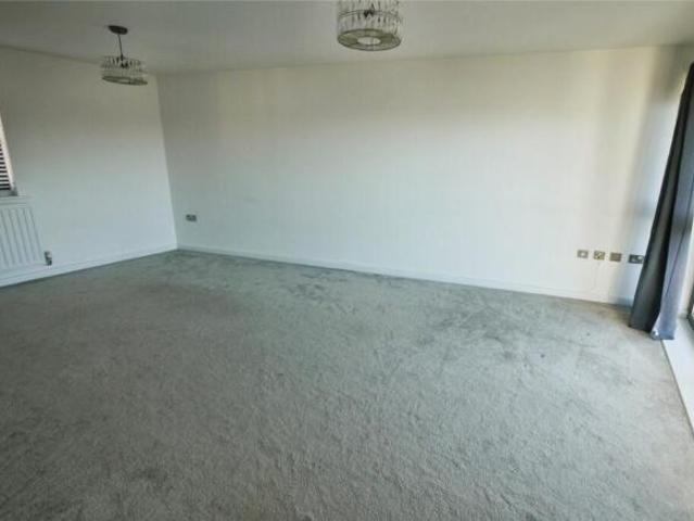 Apartment for sale in Navestock Side, Essex