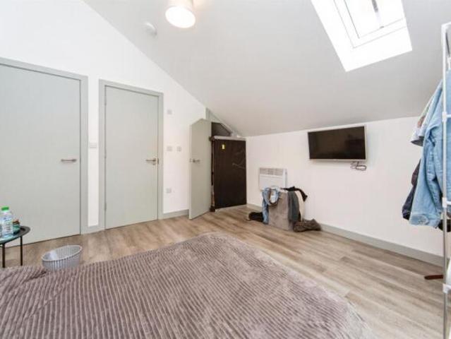 Apartment for sale in Chinatown, Calderstones