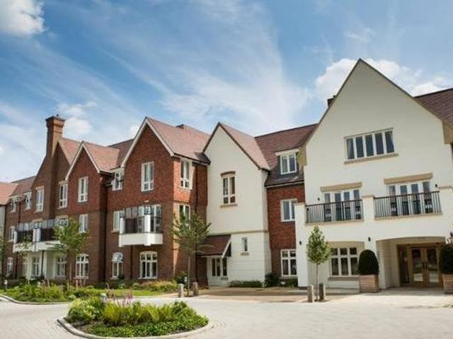 House for sale in Froggatt, East Midlands