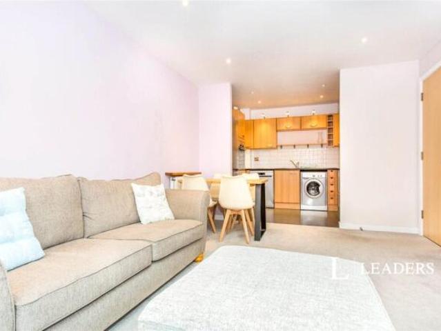 Apartment for sale in Cambridge, Cambridgeshire and Peterborough