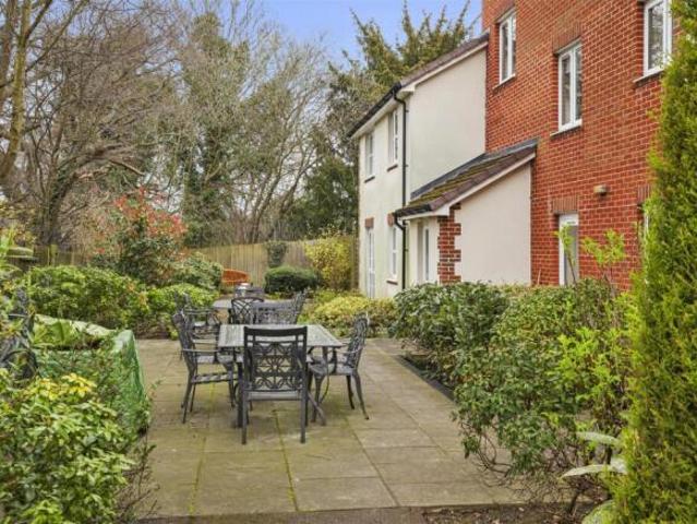 Apartment for sale in Navestock Side, Essex