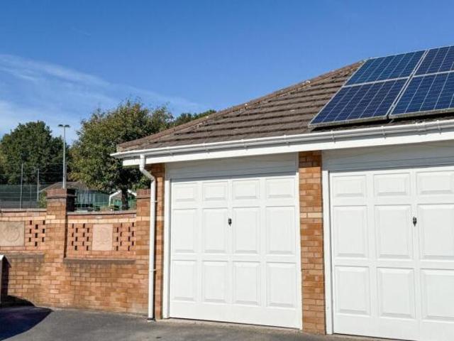 Apartment for sale in Bradley, West Yorkshire