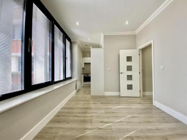 Apartment for sale in East Bank, Norfolk