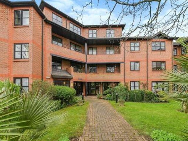 House for sale in Greater London