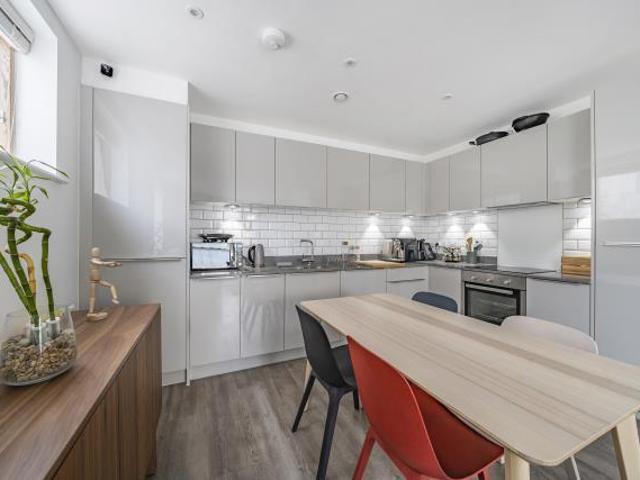 Apartment for sale in The Slade, Oxfordshire