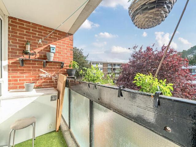 Apartment for sale in Lee, Greater London