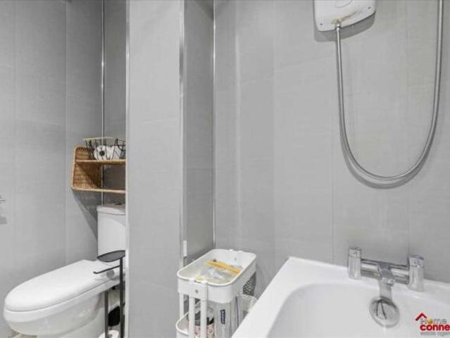 Apartment for sale in Govanhill, Scotland