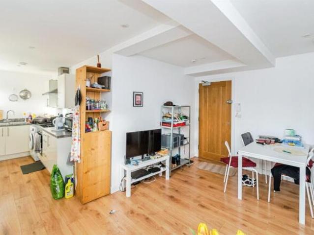 Apartment for sale in The Polygon, City Of Southampton
