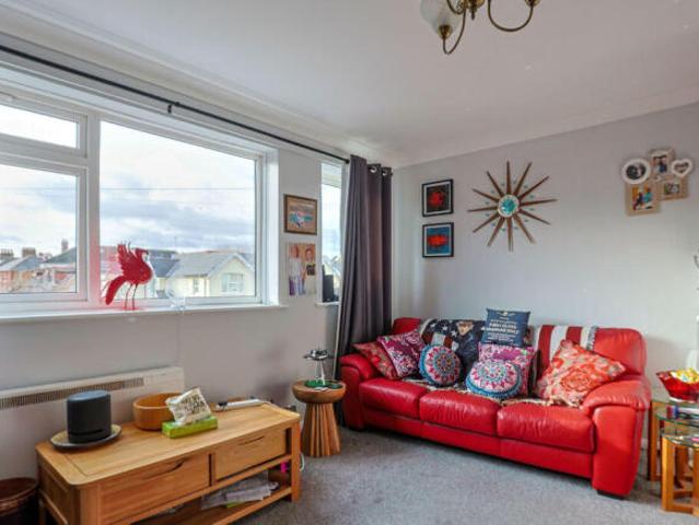 Apartment for sale in Pokesdown, Bournemouth