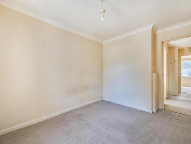 Apartment for sale in Springside, Scotland