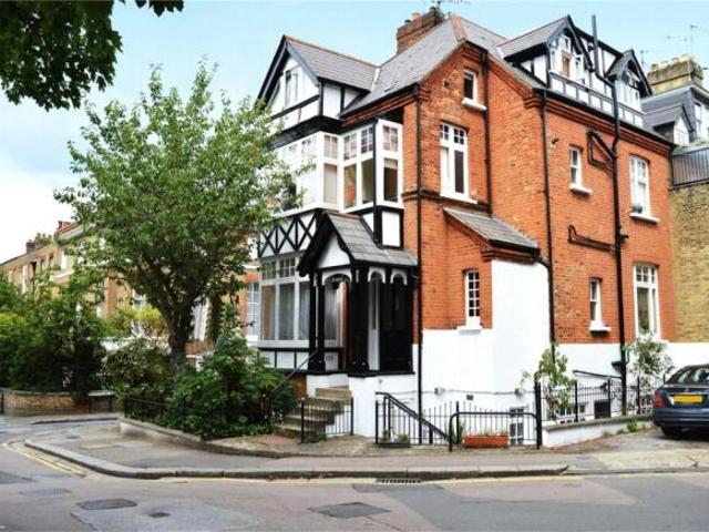 Apartment for sale in Greater London