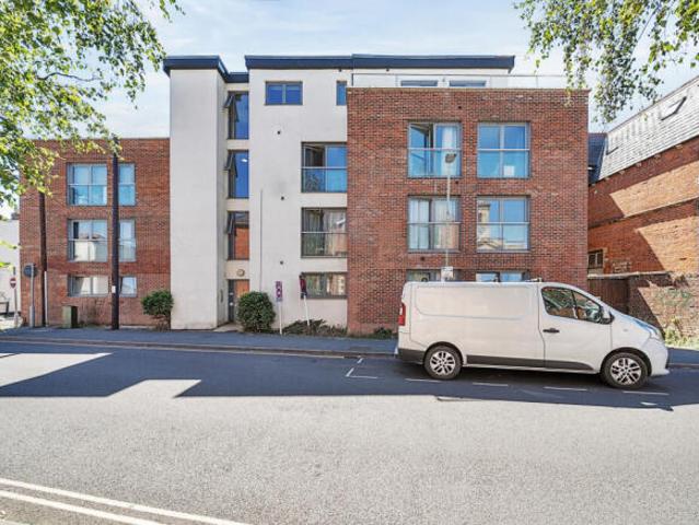 Apartment for sale in Cheltenham, Gloucestershire