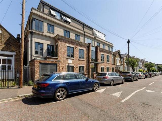 Apartment for sale in Walthamstow, Greater London