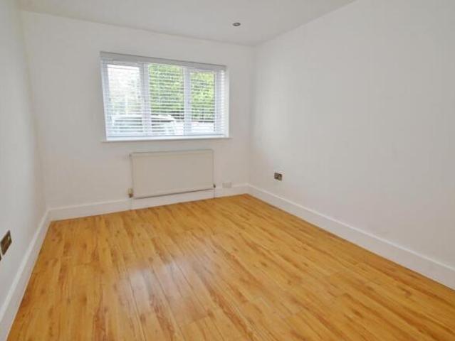 Apartment for sale in Teddington, Greater London