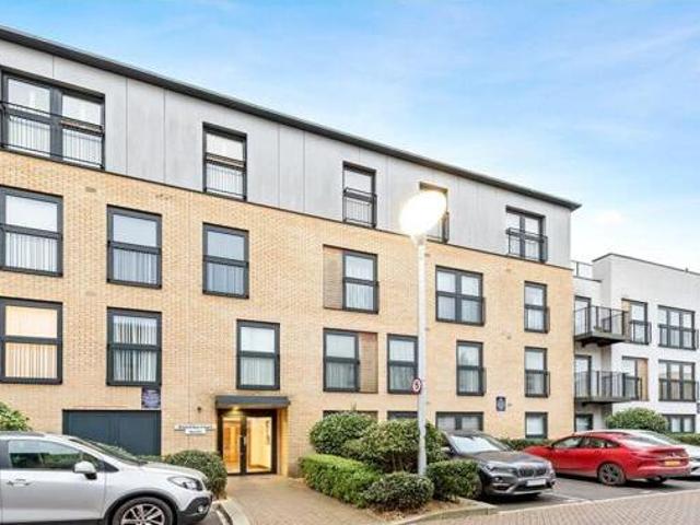 House for sale in Little Stanmore, Greater London