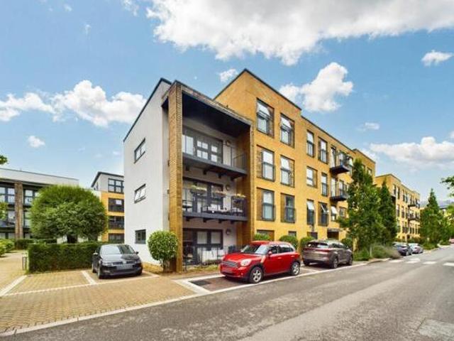 House for sale in Little Stanmore, Greater London