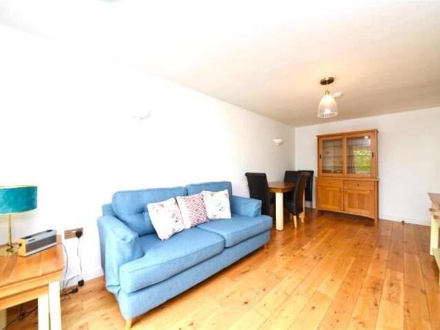 Apartment for sale in East Finchley, Greater London