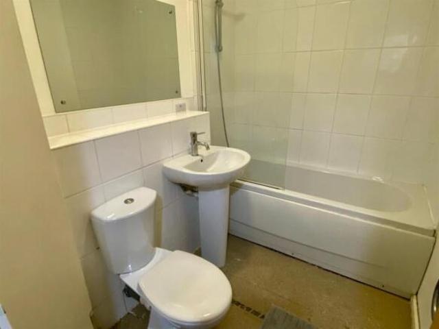 Apartment for sale in Longwood, West Yorkshire