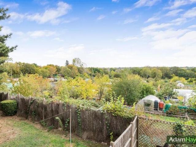 Apartment for sale in London Borough of Barnet, Greater London