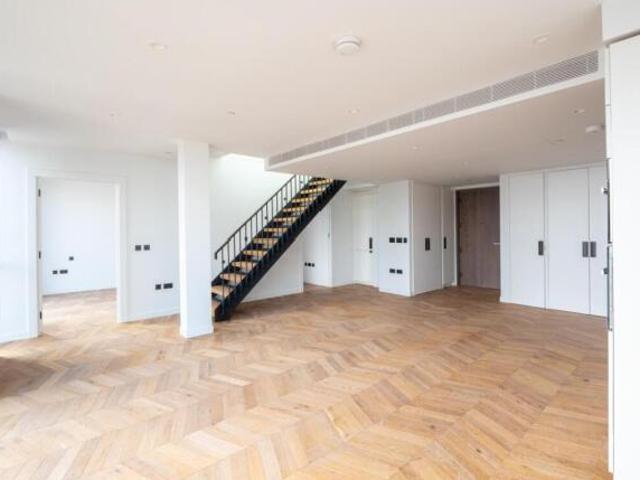 Apartment for sale in Battersea, Greater London