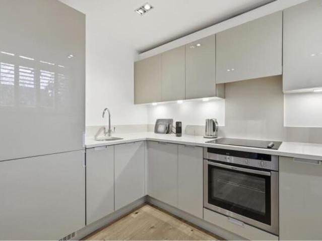 Apartment for sale in The Galleries, Navestock Side