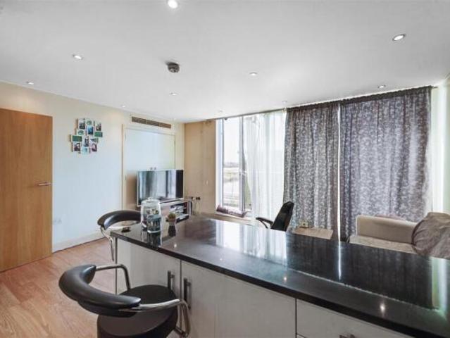 Apartment for sale in Beckton, Greater London