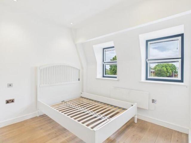 Apartment for sale in Slough