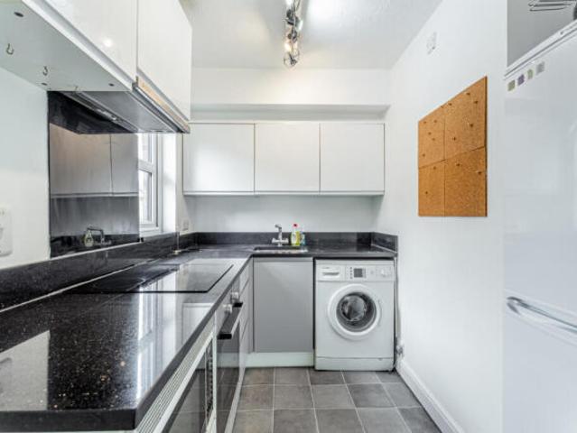 Apartment for sale in Five Acres, Hertfordshire