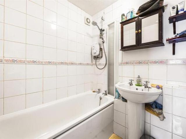 Apartment for sale in Sutton New Town, Greater London
