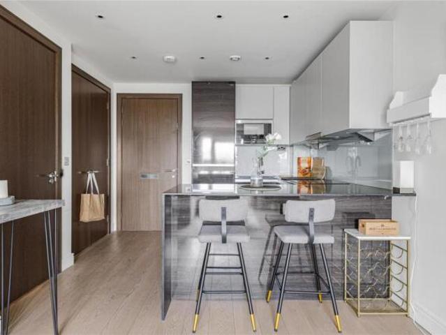Apartment for sale in Fulham, Greater London