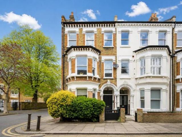 Apartment for sale in Clapham, Greater London