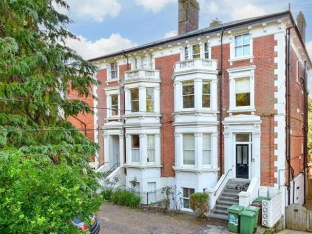 House for sale in Broadwater Down, Sandown Park