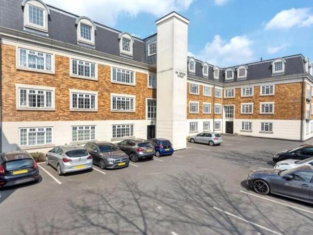 Apartment for sale in Greater London
