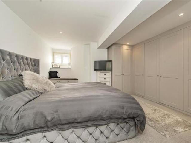 Apartment for sale in London Borough of Wandsworth, Greater London