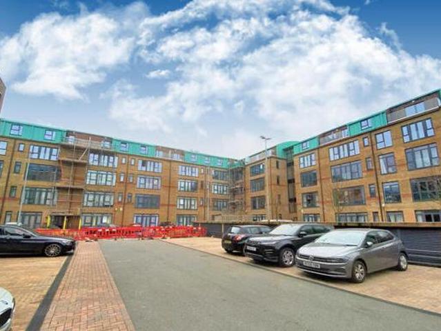 House for sale in Uxbridge, Greater London
