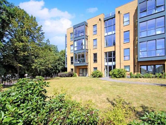 House for sale in Uxbridge, Greater London