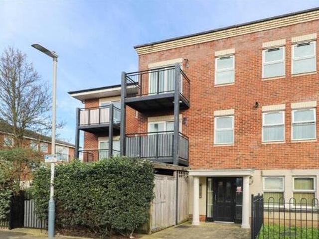 House for sale in Uxbridge, Greater London