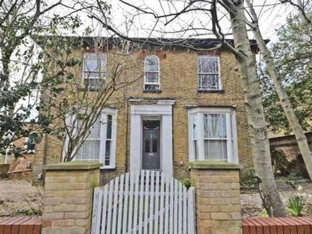 House for sale in Uxbridge, Greater London