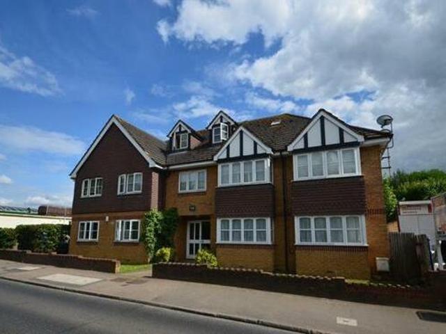 House for sale in Batchworth, Hertfordshire