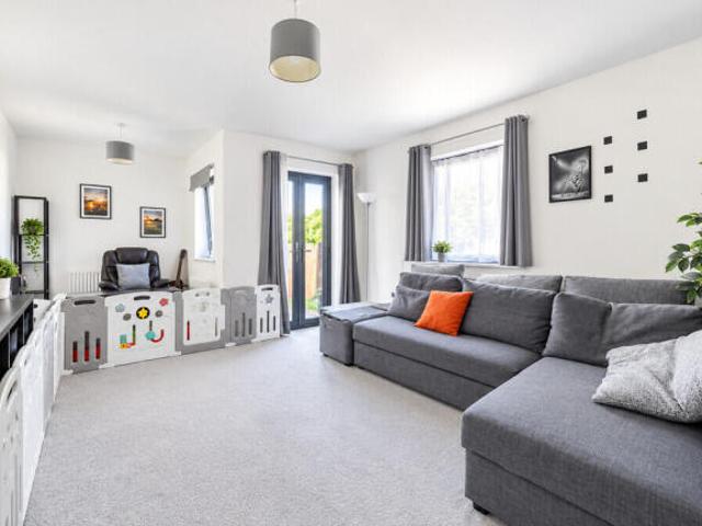 Apartment for sale in Guildford Park, Guildford