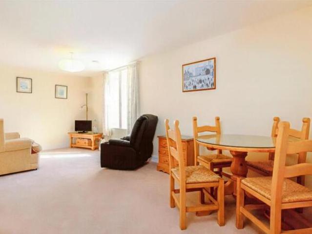Apartment for sale in Northampton, Northamptonshire