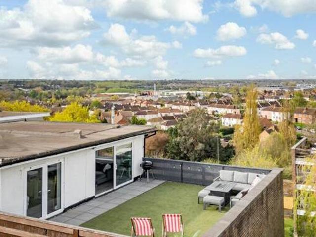 House for sale in Kings Hill, Colliers End